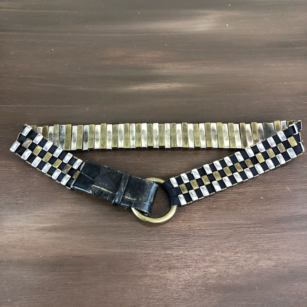 Suzi Roher belt
